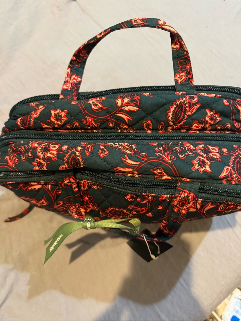 Vera Bradley Victorian Vines Travel Case. NEw w Tag - Picture 4 of 7